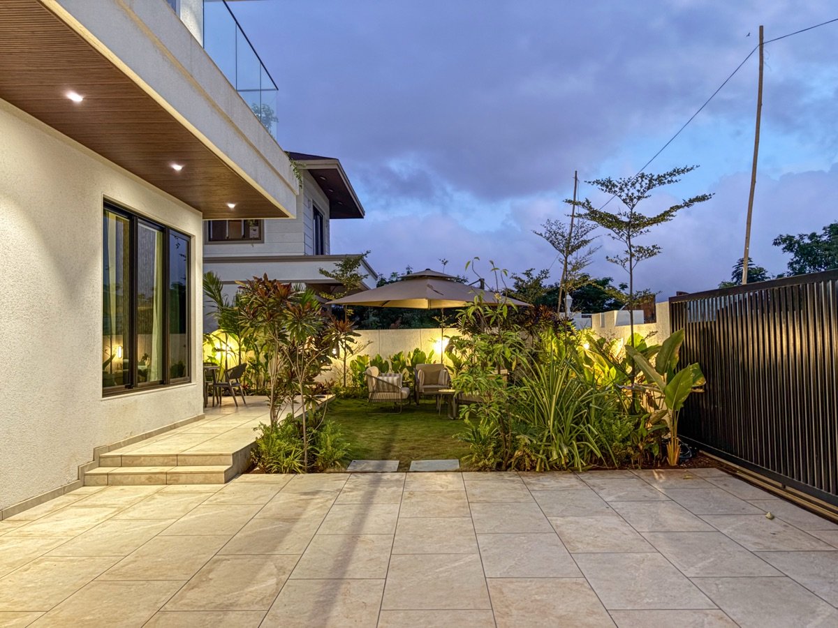 Exterior view 6