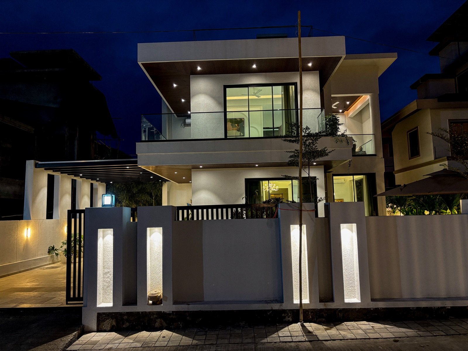 Exterior view 2