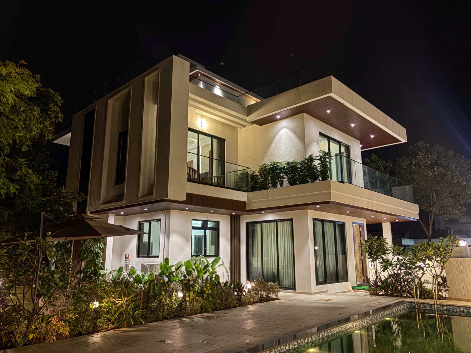Exterior view 1